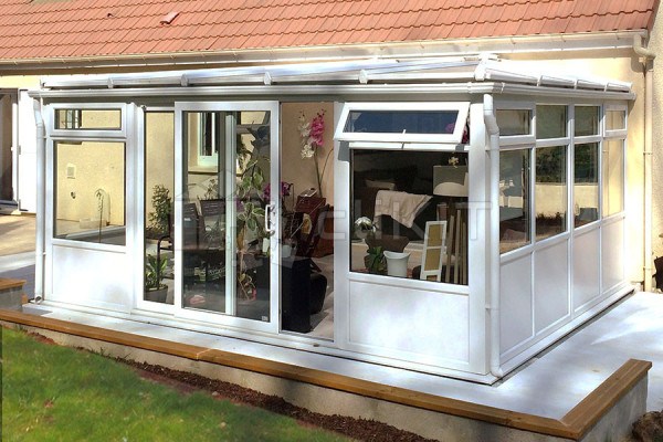 Photo n°4 of the Veranda NORWICH V2 Full Glazing