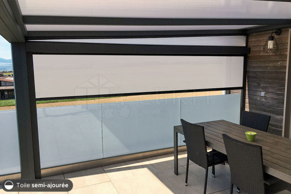 Photo n°3 of the IMPERIAL ZIP 96 Manual Screen Awning