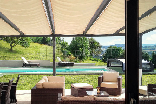 Photo n°4 of the Shade Sails for Pergola