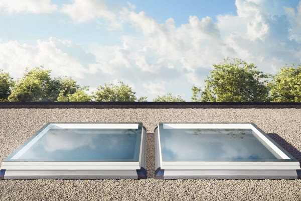 Photo #4 of the iWINDOW3 Opening Flat Roof Window