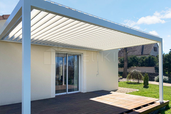 Photo n°3 of the SUNLITE Wall-Mounted Bioclimatic Pergola