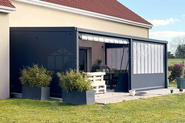 Photo no. 2 of the CLOSEO Opaque Closure Cover for Pergola