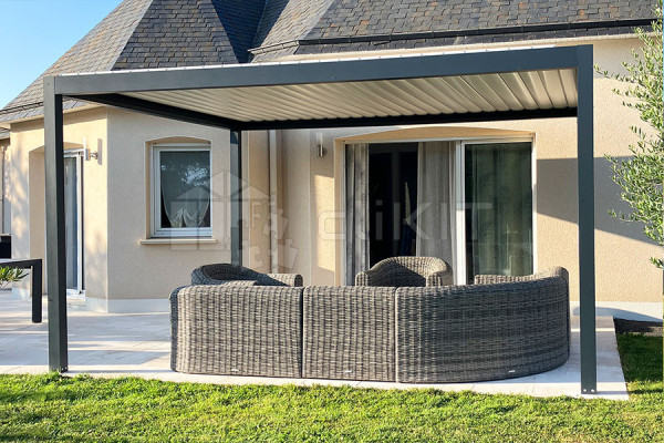 Photo #3 of the SUNLITE Freestanding Bioclimatic Pergola