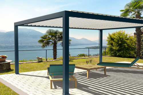 Photo n°1 of the SUNLITE Freestanding Bioclimatic Pergola