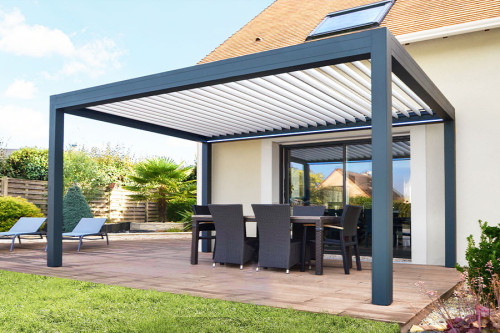 Photo n°1 of the EOLUX Freestanding Bioclimatic Pergola