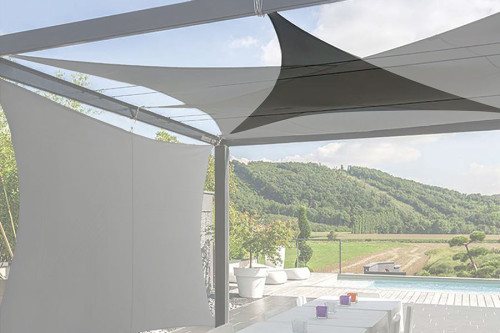 Photo no. 1 of the Triangular Extensible Shade Sail