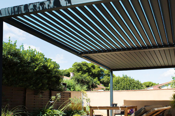 Photo n°4 of the EOLUX LP Lean-To Bioclimatic Pergola
