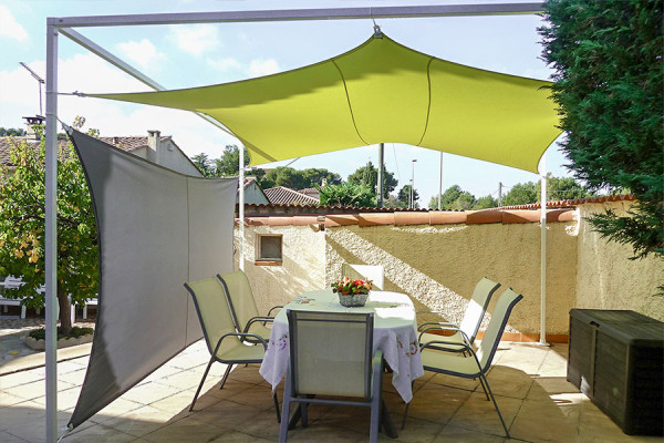 Photo n°3 of the Square Extendable Shade Sails