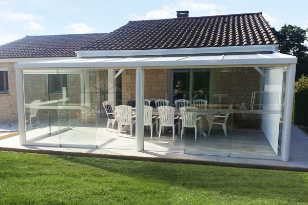 Photo #4 of the Front Sliding Glass for Pergola