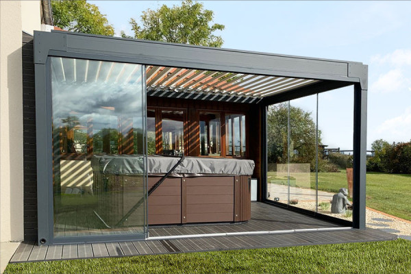 Photo n°1 of the Glass Enclosure for Bioclimatic Pergola